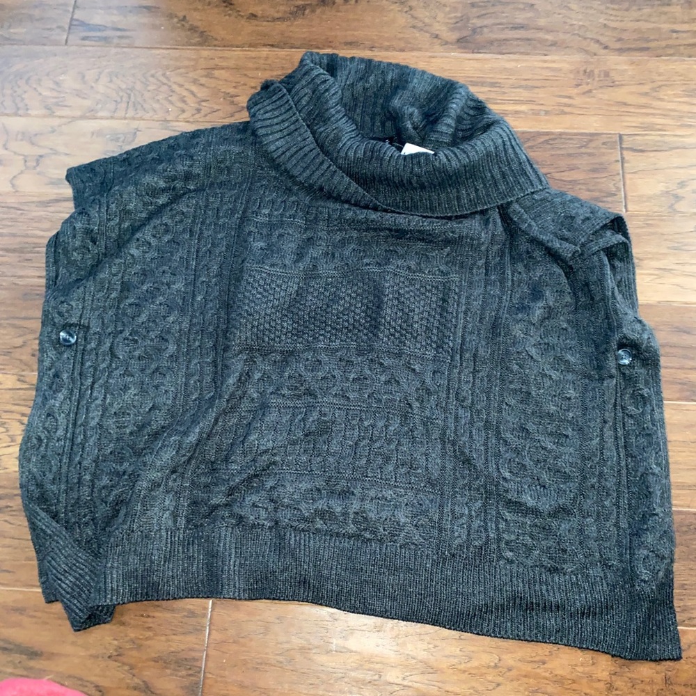 Short sleeve grey cowl neck sweater